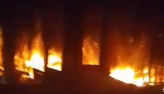Sumur Minyak Ilegal di Keluang Kembali Terbakar: APH Diduga Tutup Mata, Mafia Minyak Kebal Hukum?