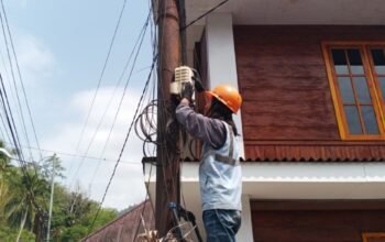 Optimalisasi Infrastruktur Kabel, PLN Icon Plus Lakukan Pemeliharaan Kabel di Silungkang