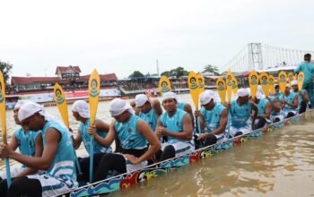 Dukung Tradisi Pacu Jalur, PLN Icon Plus Sponsori Tim Sultan Sakti Bakung Batuah di Pacu Jalur Taluk Kuantan 2025