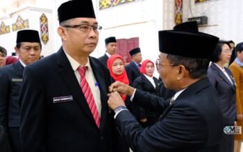 Pemkab Murung Raya Anugerahkan Satyalancana Karya Satya untuk 284 ASN Berprestasi