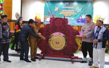 Bupati Heriyus Resmi Buka Festival Tandak Intan Kaharingan Ke-X, Dorong Pelestarian Budaya Dayak