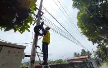 Perkuat Kualitas Internet, PLN Icon Plus Lakukan Pengecekan dan Perapian Kabel Fiber Optik di Kota Padang