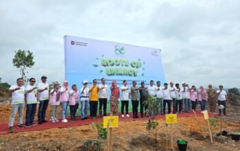 Peringati Hari Penanaman Pohon Nasional, PLN Icon Plus Dukung Upaya Penghijauan Bersama PLN UID Riau dan Kepulauan Riau di Kampar