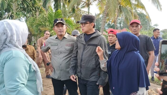 Wamendagri Tinjau Tiga Nagari Terdampak Bencana di Kabupaten Solok