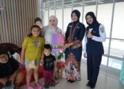 Sentuhan Kasih di Hari Ibu, KAI Divre II Sumbar Berbagi Apresiasi untuk Penumpang Perempuan