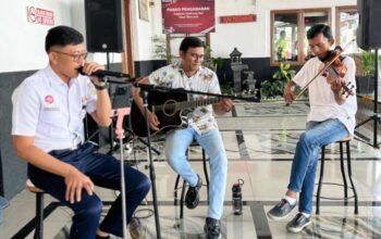 Hadirkan Suasana Berbeda di Masa Nataru, KAI Divre II Sumbar Suguhkan Live Music di Stasiun Padang