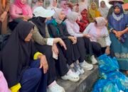 Ketua TP-PKK Kabupaten Solok Dampingi Ketua TP-PKK Kota Sawahlunto Serahkan Bantuan untuk Korban Banjir