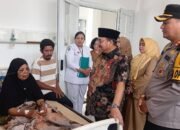 Benny Utama Bersama Kapolres Pasaman Jenguk Korban Penganiayaan