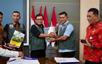 Pemkab Solok Serahkan Dokumen R3P kepada BNPB Pada Rakor Sinergitas R3P Sumbar 2025