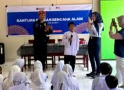 Komitmen Berkelanjutan, KAI Divre II Sumbar Bersama KAI Properti Sapa Sekolah Terdampak Bencana Banjir di Batang Anai