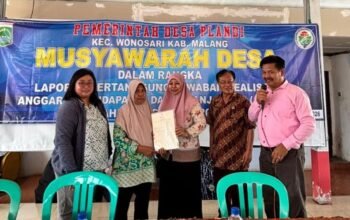 Kantor Pertanahan Kab. Malang Serahkan 400 Sertipikat PTSL kepada Warga Desa Plandi