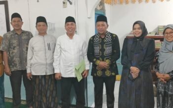 TSR VIII Kota Sawahlunto Menyerahkan Bantuan Kepada Surau Baanjuang Sebesar 5Jt