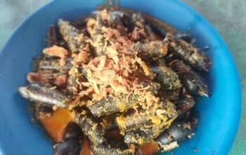 Takjil Ramadan : “Mancucuik” Langkitang Cucuik Saat Berbuka