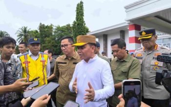 Agustiar Sabran Lepas Bantuan Banjir Barito, Satuan Polisi Pamong Praja Provinsi Kalimantan Tengah Siap Kawal Distribusi Hingga Tuntas