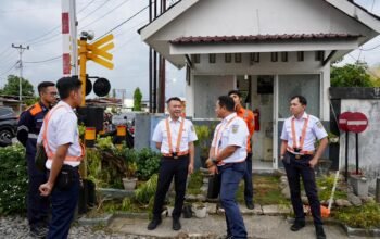 Perkuat Aspek Keselamatan Angkutan Lebaran, Direktur Keselamatan dan Keamanan KAI Tinjau Langsung Jalur KA Padang – Pulau Air