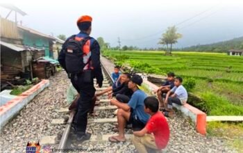 KAI Divre II Sumbar Imbau Masyarakat Tidak Beraktivitas di Sekitar Rel Kereta Api