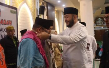 Lepas 386 CJH Kota Padang, Wako Fadly Amran: Doakan Padang Jadi Kota Maju dan Sejahtera