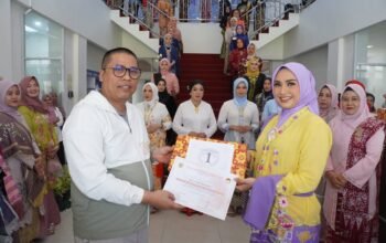 DWP Perkim LH Juara Fashion Show Hari Kartini