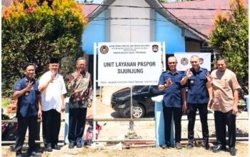 Pemkab Sijunjung Perkuat Sinergi dengan Ditjen Imigrasi, Luncurkan Layanan Paspor Lapau Uni