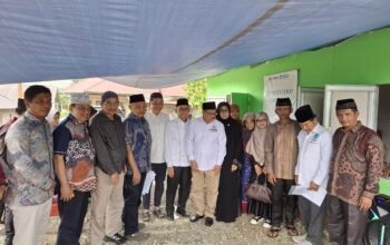 Bantuan Rp200 Juta Mengalir ke Masjid Al Ihsan Labuah, Bupati Agam Sambut Langsung Donatur