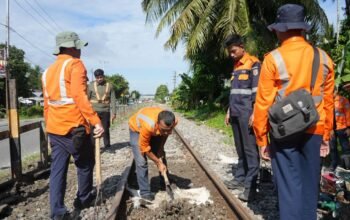 Perkuat Keselamatan Perjalanan Kereta Api, KAI Divre II Sumbar Tutup Tiga Perlintasan Liar di Padang Pariaman