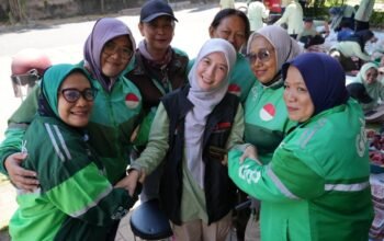 “Dari Perempuan untuk Perempuan”, Laznas PPPA Daarul Qur’an Salurkan Qurban untuk Driver Ojol Perempuan