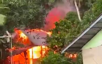 Satu Rumah Terbakar di Bukit Gado-Gado, Diduga Akibat Sambaran Petir