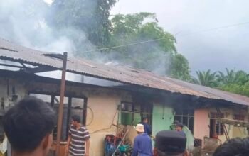 Ibu Nekat Terobos Rumah Terbakar Demi Selamatkan Anak di Dharmasraya, Alami Luka Bakar