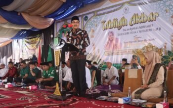 Tabligh Akbar Bayung Lencir Dipadati Jamaah, Wabup Muba Tekankan Pentingnya Persatuan dan Keteladanan Akhlak