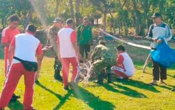 Polres Pesisir Selatan Gelar Aksi Bersih Pantai Maharani dalam Gerakan Indonesia Asri