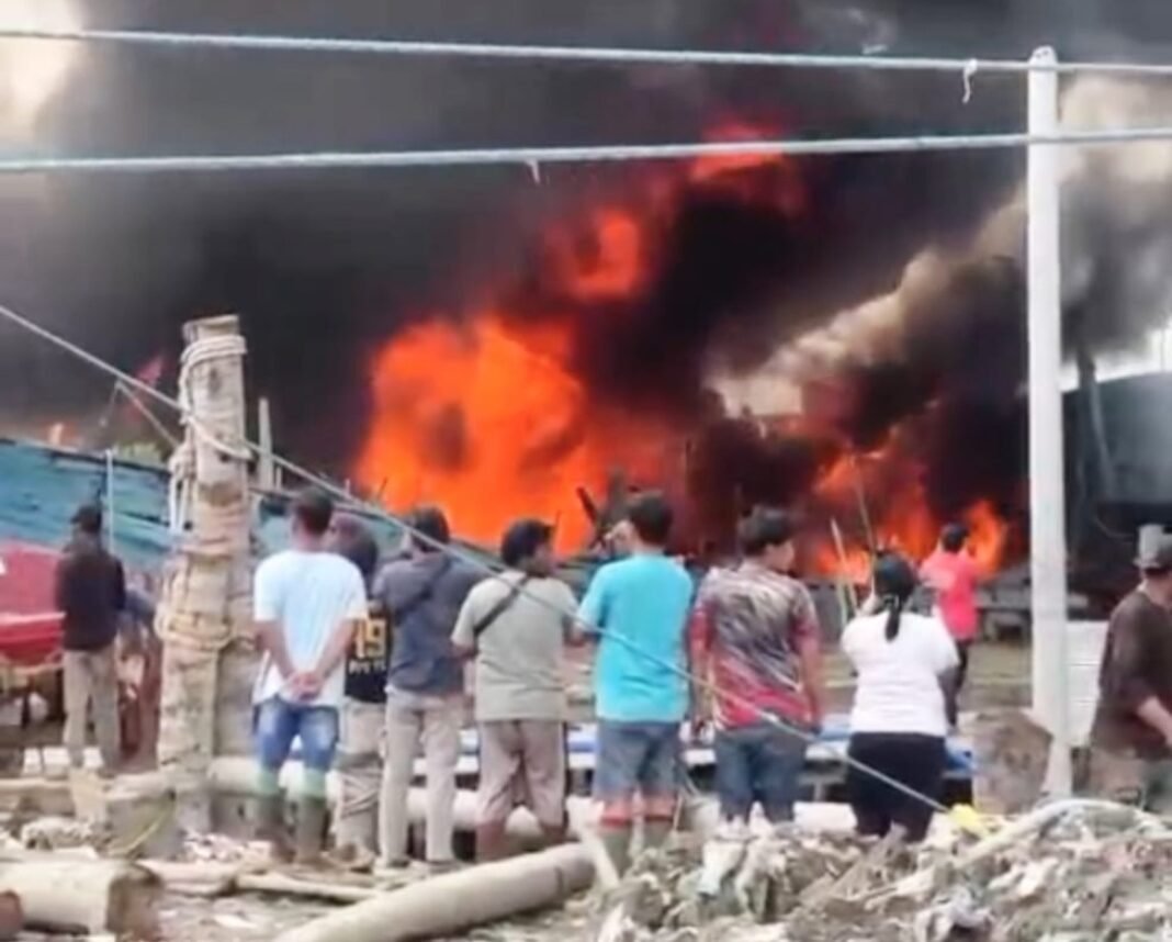 Terbakar