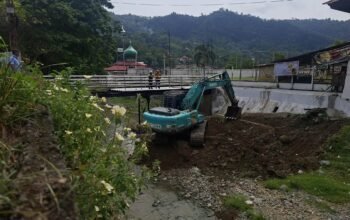 Wali Kota Sawahlunto Instruksikan Pembersihan Sedimen Batang Lunto Demi Menjaga Keasrian Kota Tua