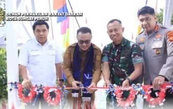 Ketua DPRD Hutri Randa Hadiri Peresmian Jembatan Perintis Garuda Desa Mekar Jaya
