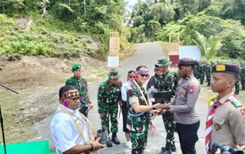 Penandatanganan Serah Terima dan Penyerahan Alat Kerja Tandai Dimulainya TMMD Ke-129 di Sorong Selatan