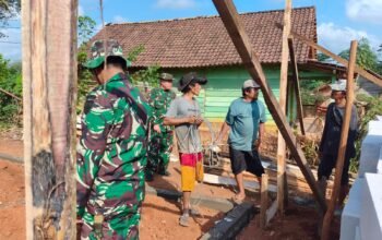 Air Mata Bahagia di Ujung Senja: Kisah Ibu Landep dan Asa Baru dari Satgas TMMD 129 Kodim 0412/LU