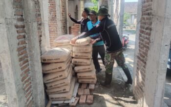 Semangat Gotong Royong TNI dan Warga Percepat Rehabilitasi Masjid di TMMD Reguler ke-129