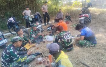 Keakraban TNI, Polri, dan Warga Terjalin Erat di Bawah Rindangnya Pohon Bambu