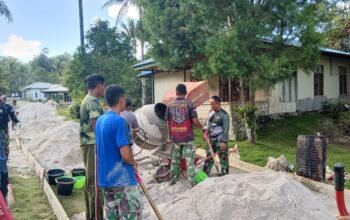 Turun Langsung ke Lapangan, Dansatgas TMMD Ke-129 Kodim 1807/Sorsel Kobarkan Semangat Gotong Royong Warga