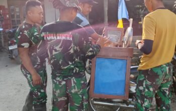 Personel Tmmd Ke-129 Kodim 0726/Sukoharjo Beli Bakso Keliling, Umkm Warga Parangjoro Semakin Semangat