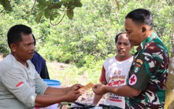 Sentuh Masyarakat Pesisir, Tim Kesehatan Tmmd Ke-129 Kodim 0313/Kpr Lakukanpemeriksaan Kesehatan Masyarakat