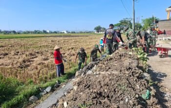 TMMD ke-129 Kodim 0726/Sukoharjo Bangun Talud dan Jalan Usaha Tani di Desa Parangjoro