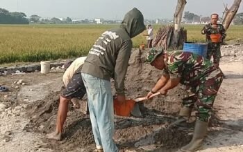 Kebersamaan TNI dan Rakyat dalam Pelaksanaan TMMD ke-129 Kodim 0726/Sukoharjo