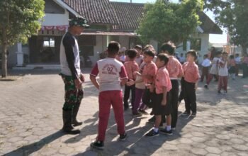 Satgas TMMD Reguler Ke-129 Kodim 0726/Sukoharjo Rayakan Hari Anak Nasional Bersama Siswa SDN Parangjoro 02