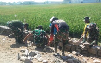 Satgas TMMD ke-129 Kodim 0726/Sukoharjo Kebut Pembuatan Talud di Kab. Sukoharjo