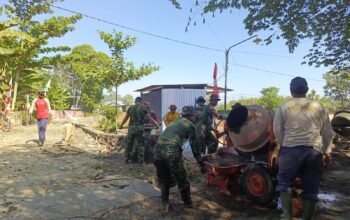 Satgas TMMD Ke-129 Kodim 0726/Skh Ayak Pasir untuk Pembuatan Talud Jalan di Sudimoro Parangjoro