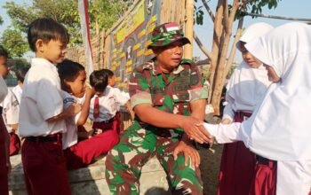 Kegembiraan Pelajar Sd Bersama Satgas Tmmd Reg 129 Kodim 0726 Sukoharjo