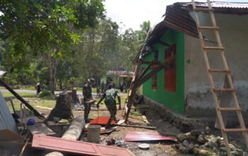 Rehab RTLH Milik Bapak Herman Terus Dikebut, Bukti Nyata Kepedulian Satgas TMMD Ke-129 Kodim 1807/Sorong Selatan