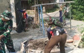 Pantang Mengenal Lelah, Kegigihan Prajurit Satgas TMMD Reguler ke-129 Kodim 0726/Sukoharjo Diapresiasi Warga Parangjoro