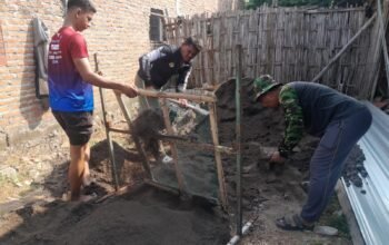 Bersemangat Personal SATGAS TMMD Reguler KE-129 KODIM 0726/Sukoharjo Lanjutkan Pembangunan RTLH Rumah Bapak Subani