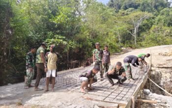 Rehab Jembatan Capai 75 Persen, Satgas TMMD Ke-129 Kodim 1807/Sorong Selatan Perkuat Akses dan Mobilitas Warga